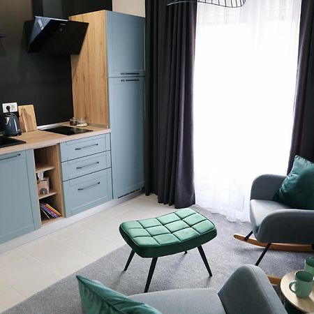 Flora Studio Apartments Кореница Екстериор снимка