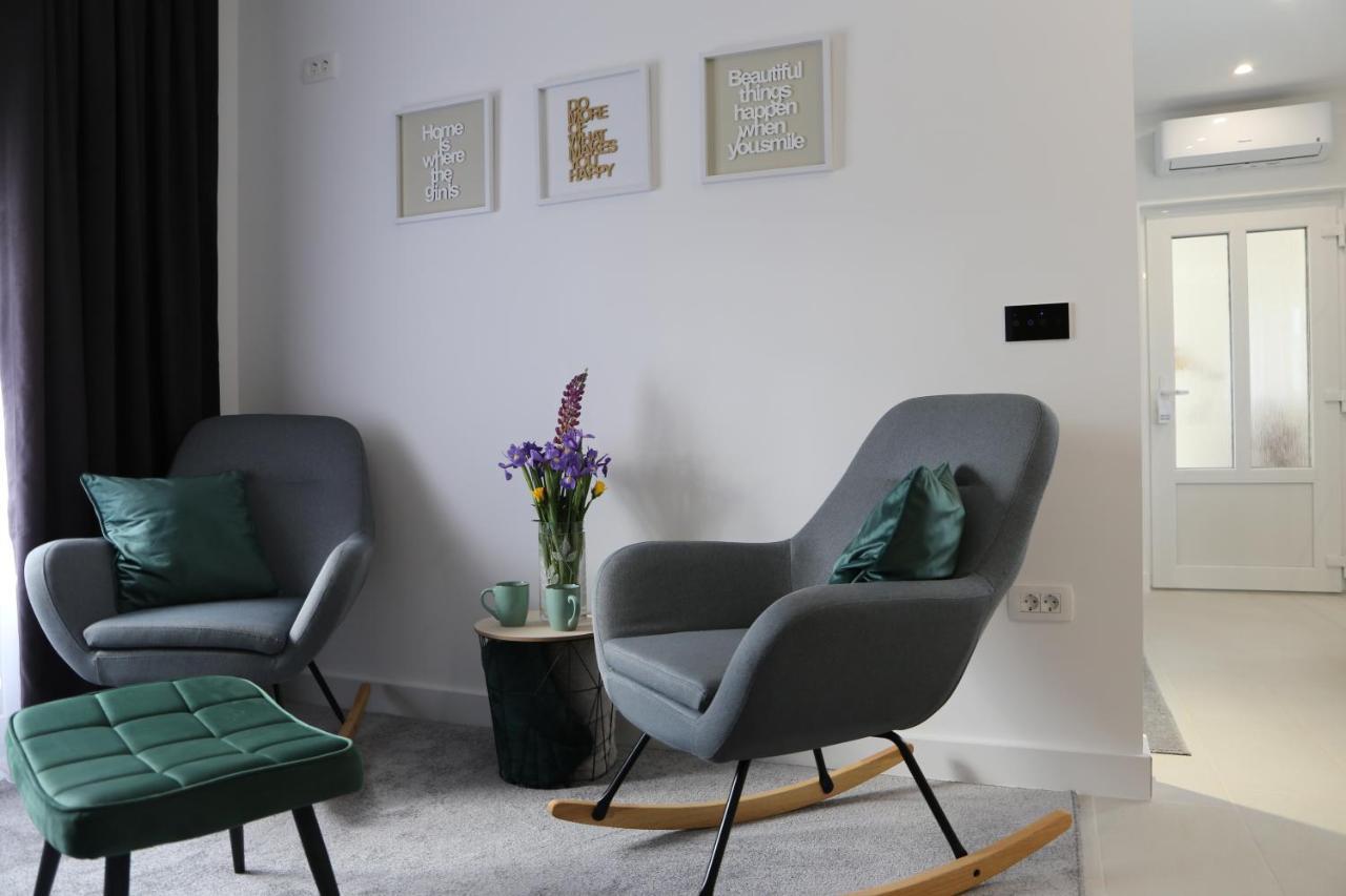 Flora Studio Apartments Кореница Екстериор снимка