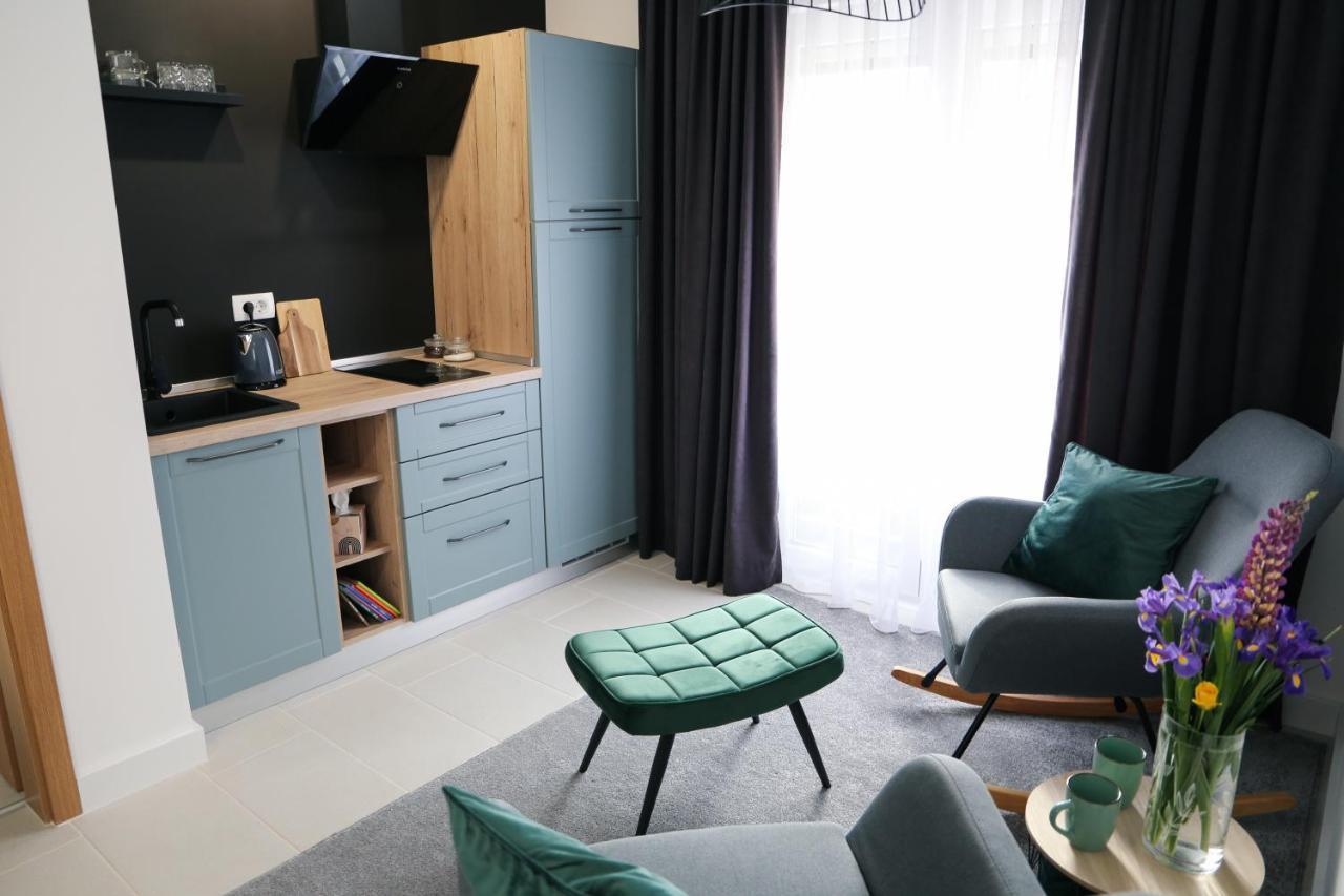 Flora Studio Apartments Кореница Екстериор снимка