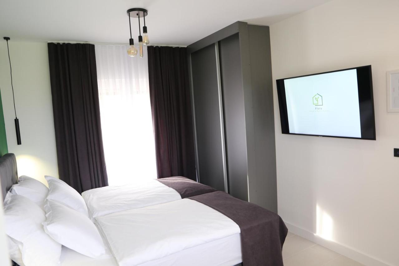 Flora Studio Apartments Кореница Екстериор снимка